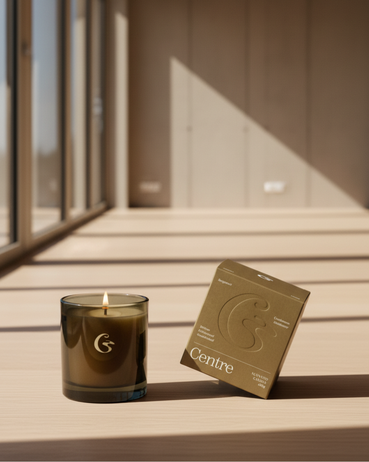 Cedar Centre Scented Candle — Smoky Woods & Spice