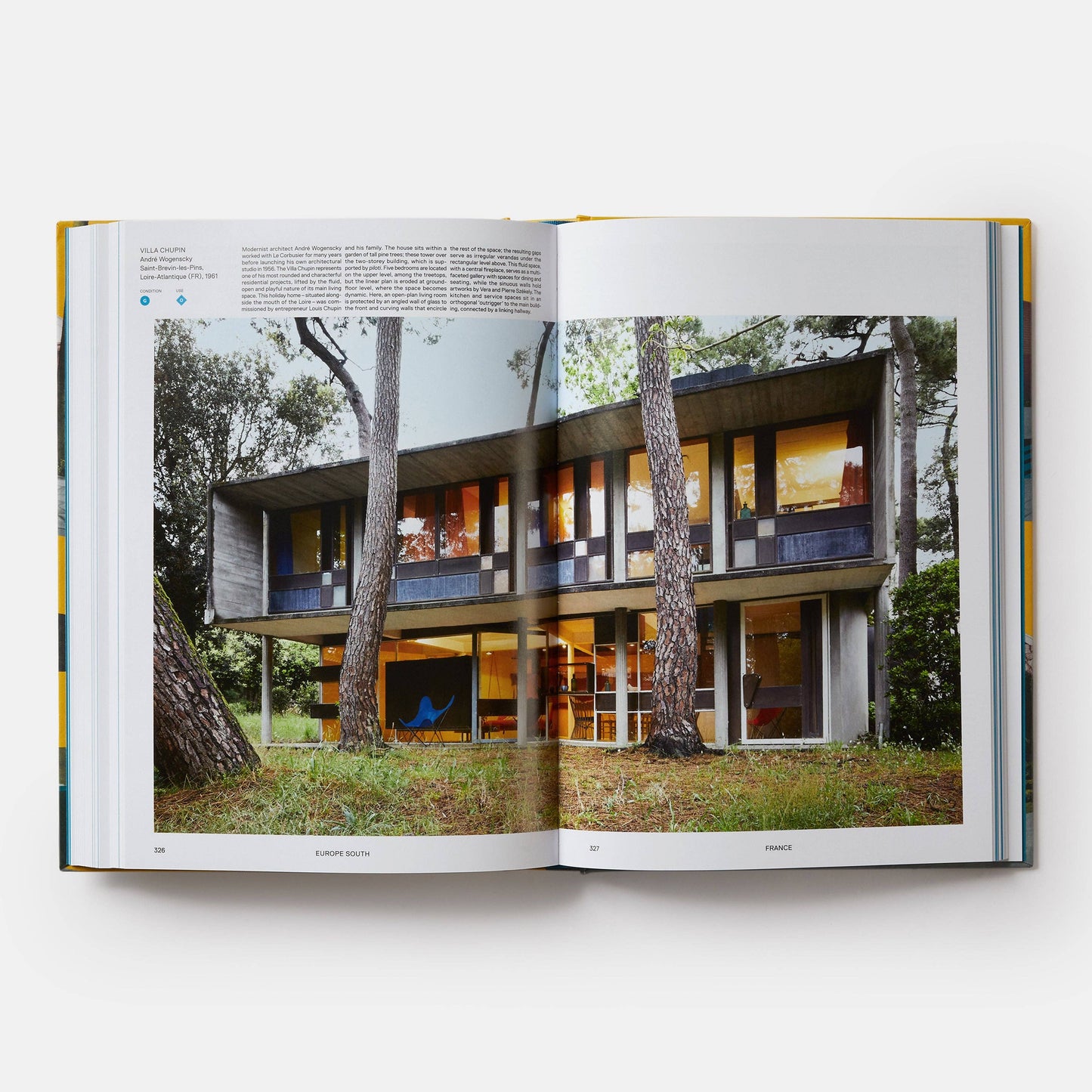 Atlas of Mid-Century Modern Houses (Classic Format)